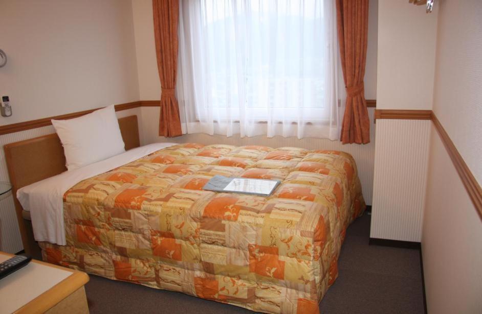 Toyoko Inn Shonan Hiratsuka Eki Kita Guchi No 2 Szoba fotó